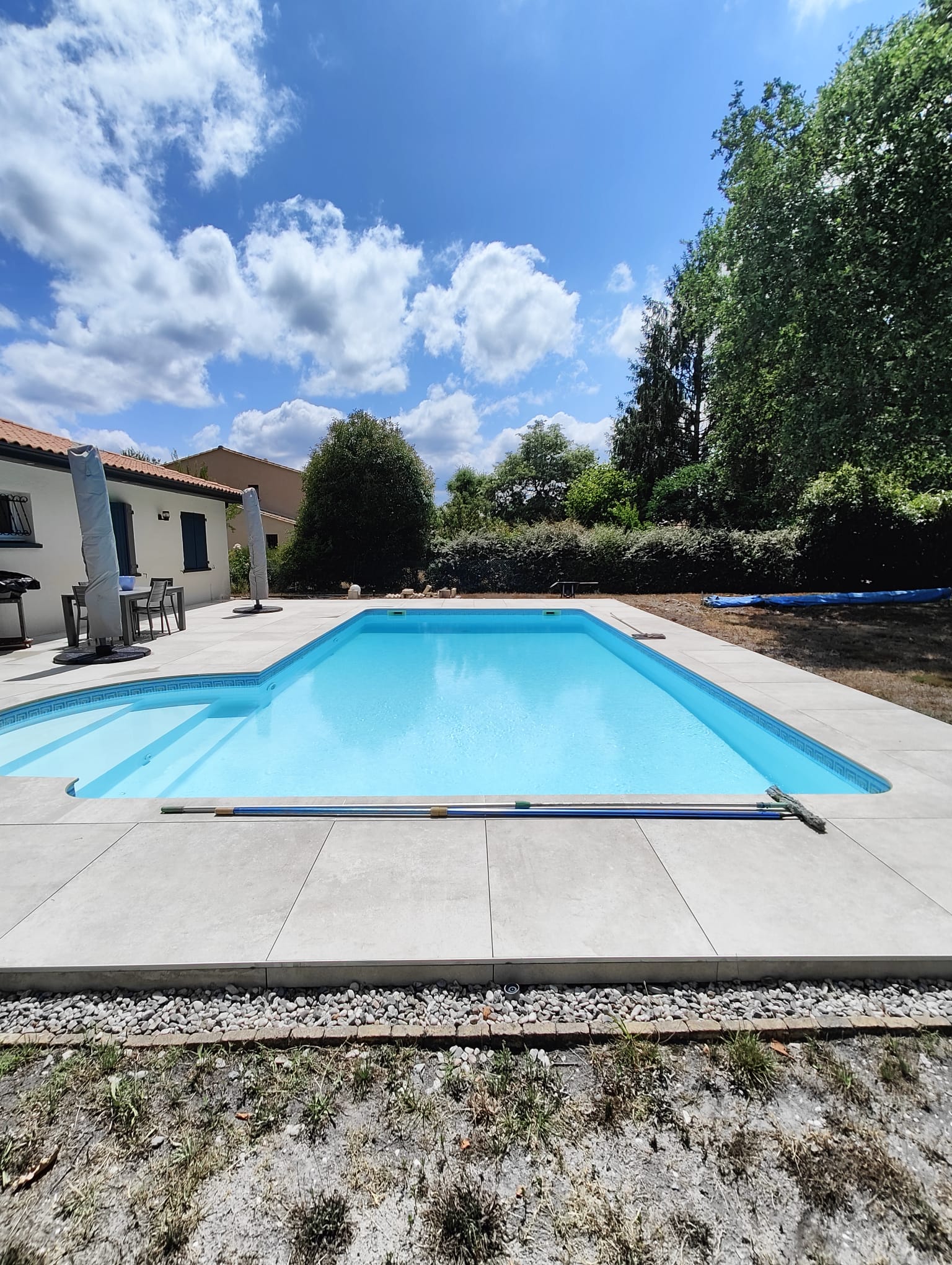 Rénovation complète d'une terrasse autour d'une piscine St Aubin de Medoc (33)